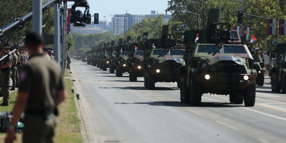 Antisrpski mediji u panici: Na sve načine pokušavaju da diskredituju vojnu paradu u Srbiji (FOTO)