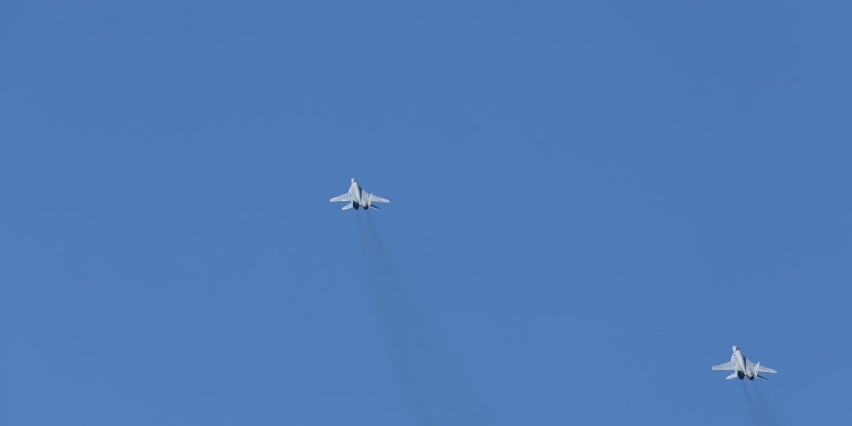 Upečatljivo finale "Snage jedinstva": Pogledajte kako je defile avijacije zatvorio vojnu paradu (VIDEO)