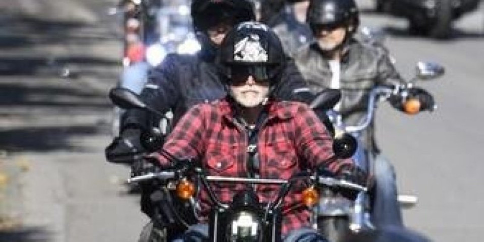 Šmekerski nema šta: Predsednik evropske sile se spakovao i zbrisao na motoru - evo gde se nalazi (FOTO)