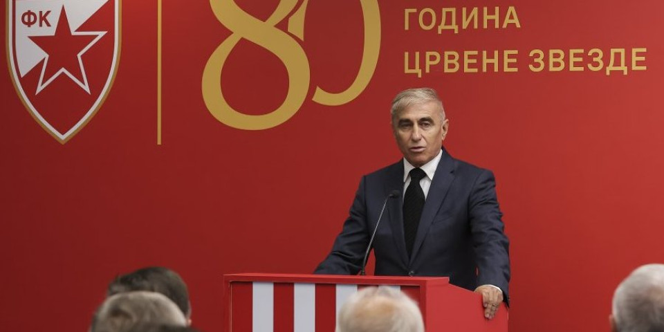 "Video sam kako padam, snimak je jeziv!" Đurovski izašao iz bolnice, pa otkrio detalje sa komemoracije