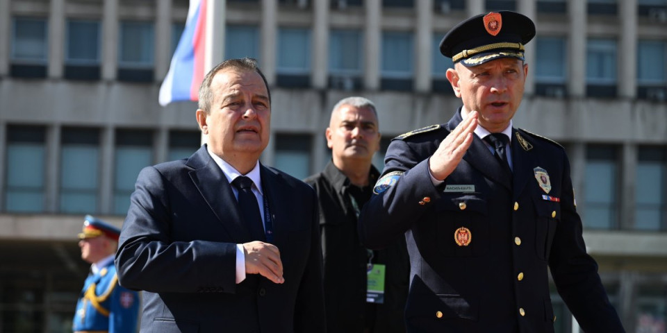 Dačić čestitao Dan Vojske Srbije: Snažan oslonac stabilnosti i snage naše države