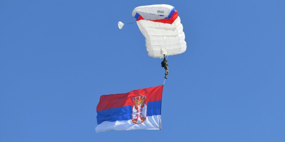 Sarajevu smeta srpska himna: Traže smenu načelnika Oružanih snaga BiH generala Kneževića