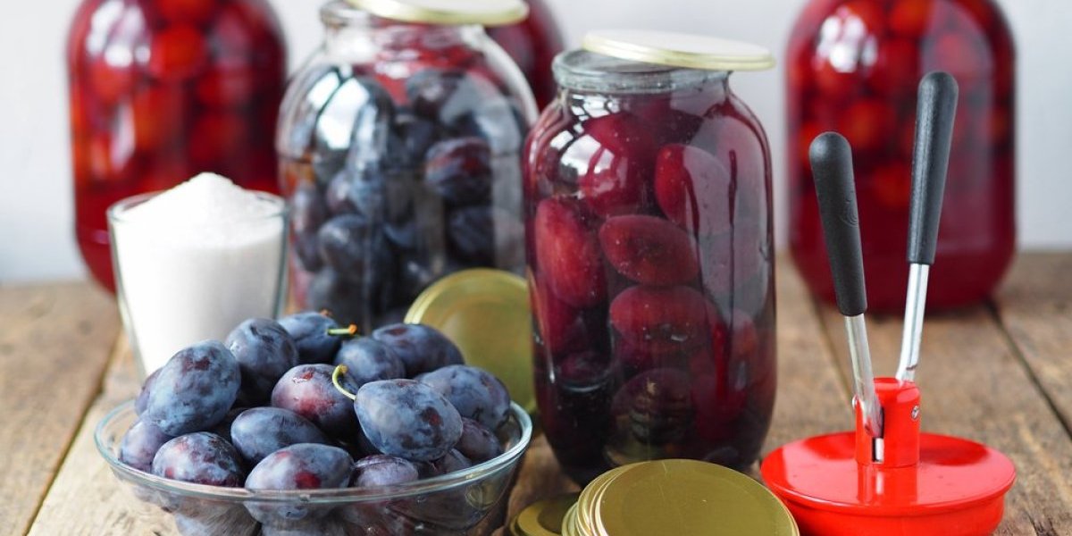 Napravite kompot od šljiva: Brzo spremlljena zimnica koja dugo traje