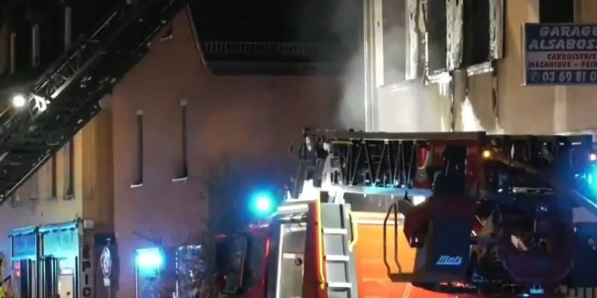 Jezive scene: Požar zahvatio stambenu zgradu - jedan čovek poginuo, deca iskakala kroz prozor! (VIDEO)