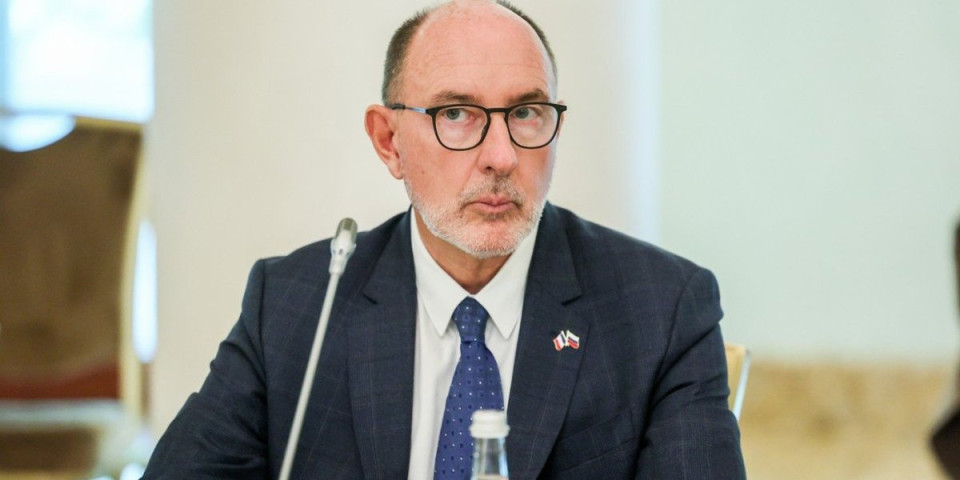 Ukrajina potpuno izgubila kompas: Moćni Francuz popio sankcije zbog Rusije!