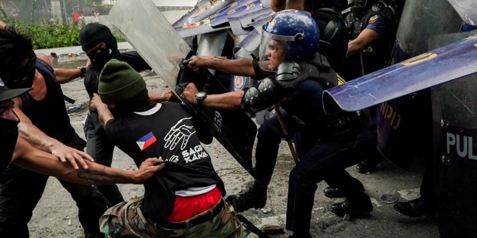 Opet?! Pa ovo više nije normalno - Još jedna zemlja zaražena demonstracijama - Brzo je od mirnog protesta preraslo u nasilje! (FOTO/VIDEO)