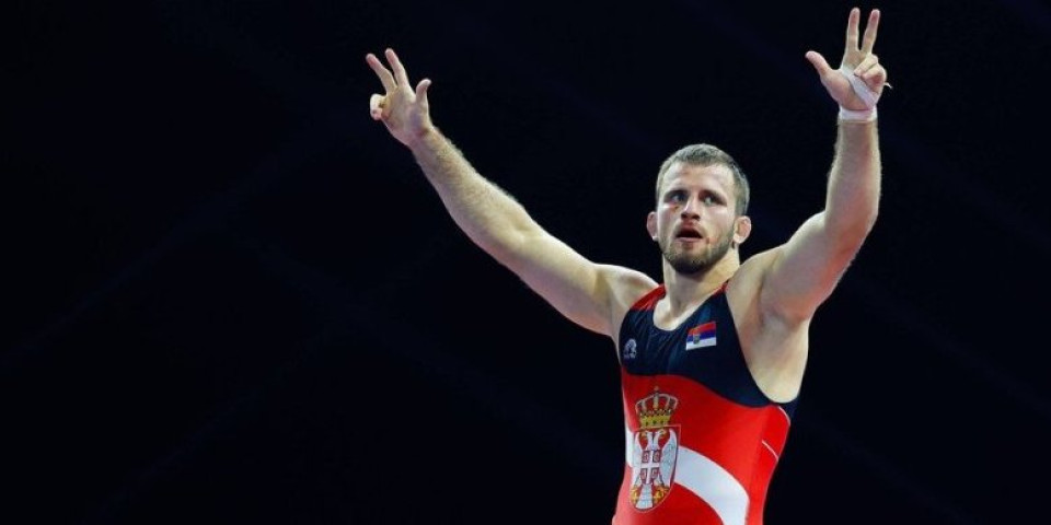 Bakljada za srpskog zeta - Pogledajte snimak dočeka šampiona sveta (VIDEO)