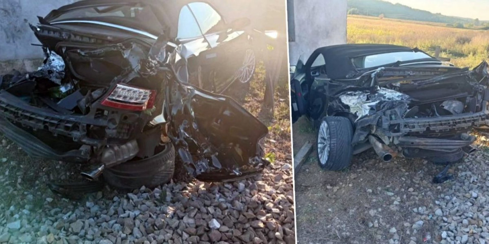 Automobil potpuno smrskan: Teška saobraćajka kod Mladenovca (FOTO)
