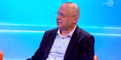 Dekan Fizičkog fakulteta Voja Radovanović gostovao je u "Utisku nedelje" kod Olje Bećković, gde je na opšte zaprepašćenje blokadera izrekao nešto za šta oni nisu očekivali da će čuti u jednoj od svojih omiljenih emisija.