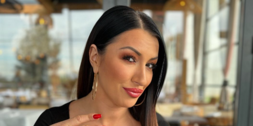 Pevačica o detaljima podmetnutog požara: "Izložena sam zlostavljanju, prolazim pakao"