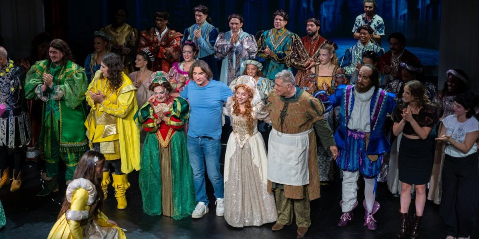 Spektakularna premijera mjuzikla "Julija i Romeo" otvorila sezonu u teatru Odeon: Željko Mitrović: "Ako se po jutru dan poznaje, ovo će biti neverovatna godina"