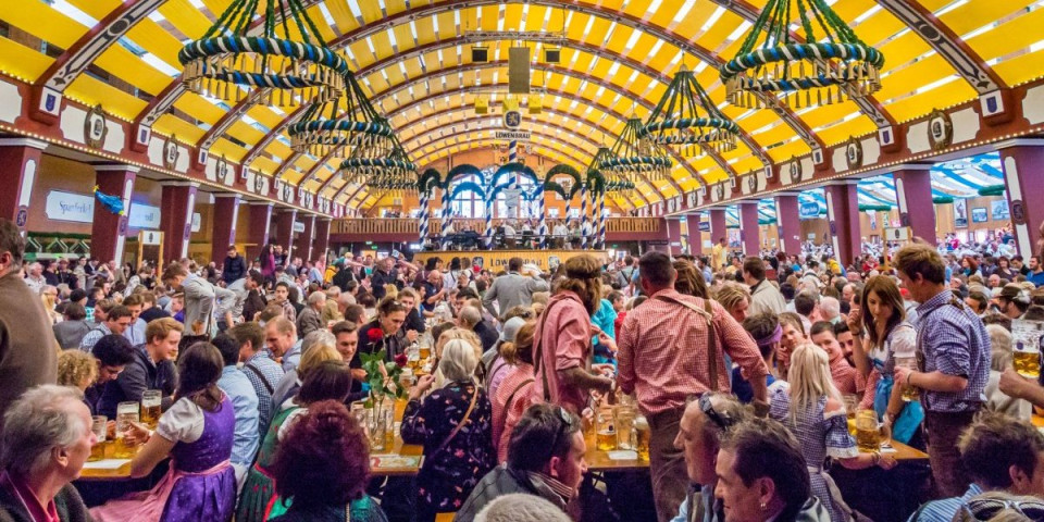 Počeo Oktoberfest! Afmosfera je ludilo, fotke neverovatne - Došao i Merc: Ovakvog ga još niste videli (FOTO/VIDEO)