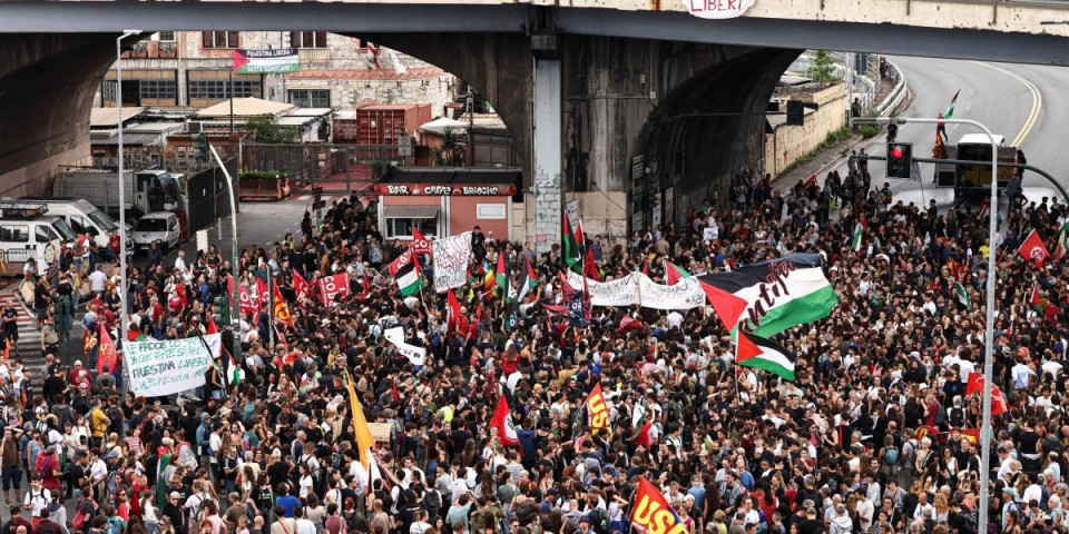 Levičarski manijaci napali još jednu zemlju! Policija hitno reagovala: Izašli u punoj opremi, pušten suzavac!