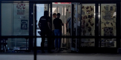 Nakon što su blokaderi i opozicija besomučno lagali o devojci koju su navodno pretukli policajci, oglasila se i ona sama i poručila da je sve laž!