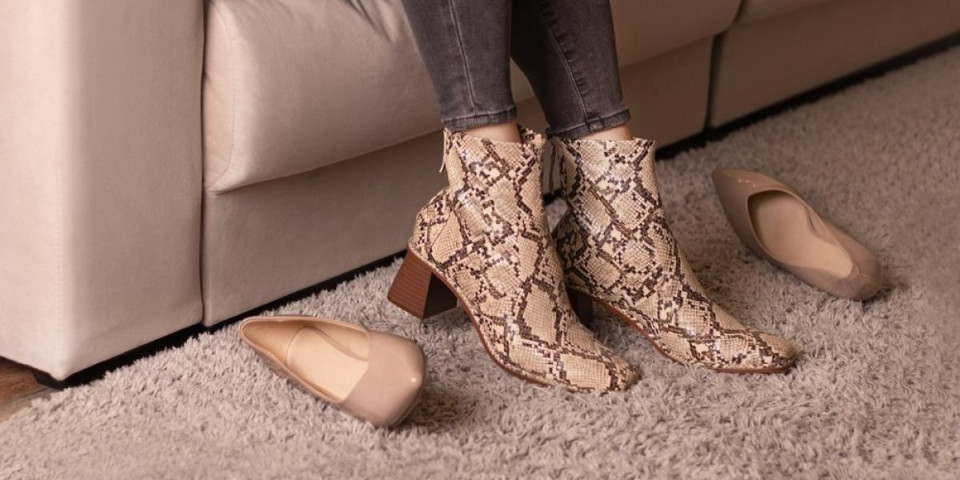 Zbog ovih čizmi će vas svi primetiti ove jeseni: 2000-te se vraćaju na velika vrata mode (FOTO)