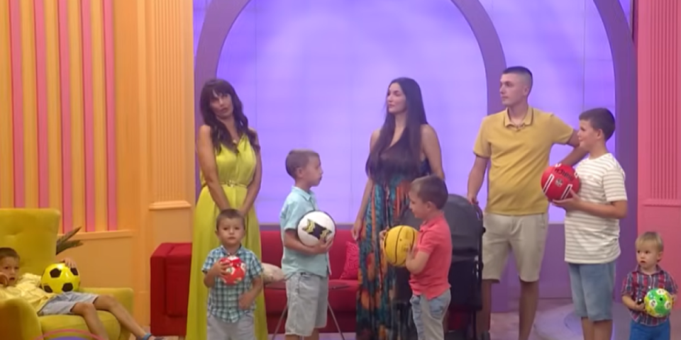 Njih dvoje i sedmorica sinova: Najstariji ima 10 godina, najmlađi tek 40 dana (VIDEO)