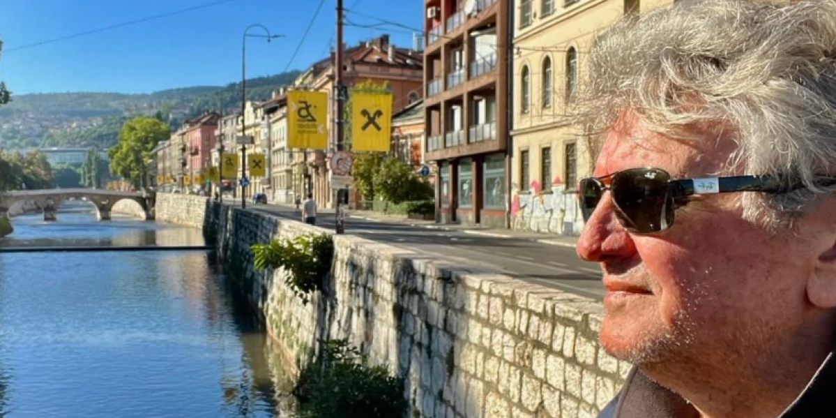 Radoš Bajić posle 40 godina otišao u Sarajevo pa odmah posetio grob ovog velikana (FOTO)