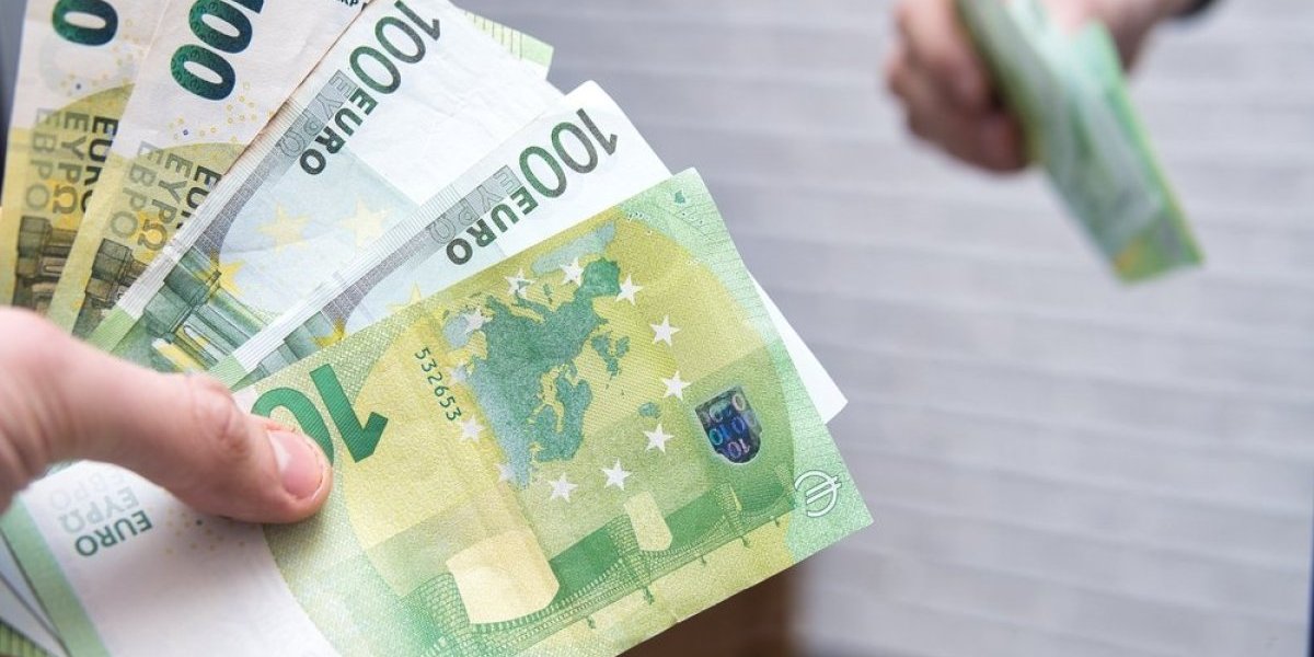 Novac stiže za 4 horoskopska znaka: Evo ko će dobiti pare do 11. oktobra, a jedan znak treba da igra igre na sreću