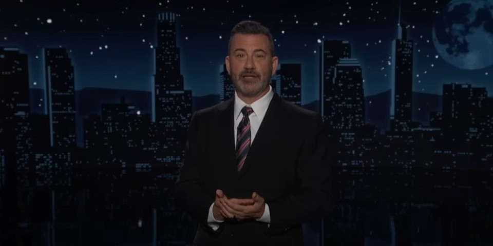 Voditelju nakon vređanja Čarlija Kirka vraćen posao: Rasplakao se u emisiji, evo kako je Tramp reagovao (VIDEO)