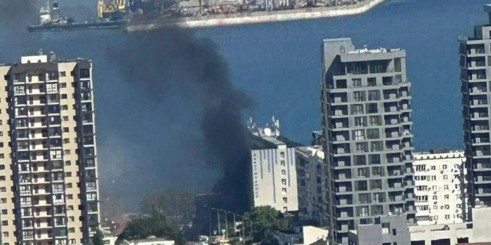 Pakao usred radnog dana: Ima mrtvih i ranjenih, grad gori! (VIDEO)