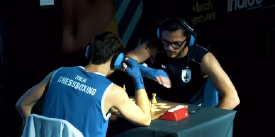 Da li ste gledali nekada kako bokseri igraju šah: Najbolji među njima trenutno su u Srbiji