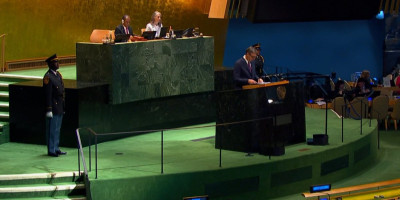 Predsednik Srbije Aleksandar Vučić izjavio je danas u Njujorku da je sa državnim sekretarom SAD Marko Rubijom imao dobar, ali ne lak razgovor oko američkih sankcija NIS-u i da bi one možda mogle da budu odložene još samo jednom na mesec dana, ali da nije optimista.