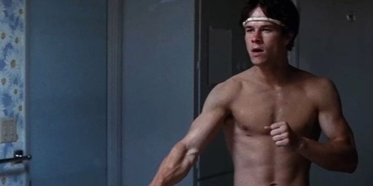 Glumcu napravili veštački penis od 40 cm, on ga poneo kući kao suvenir (FOTO)