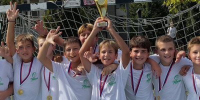 Danas je na otvorenim sportskim terenima u sklopu Beograda na vodi održan osmi po redu Sajam sporta pod nazivom „Mali korak-veliki šampioni“ koji organizuju Opština Savski venac i Sportski savez Beograda u saradnji sa Savezom sportova Savski venac i Sekretarijatom za sport i omladinu Grada Beograda.