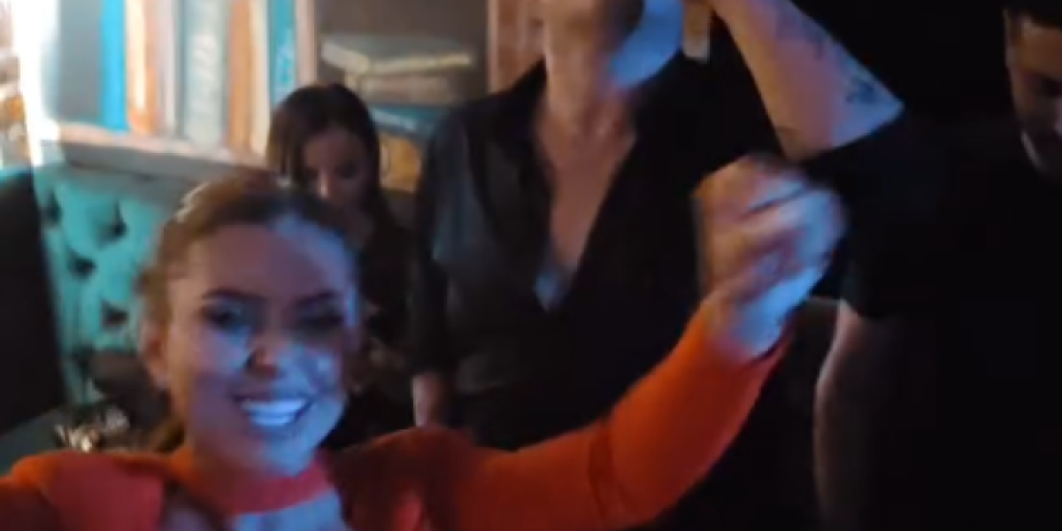 Darko Lazić sa čašicom u ruci