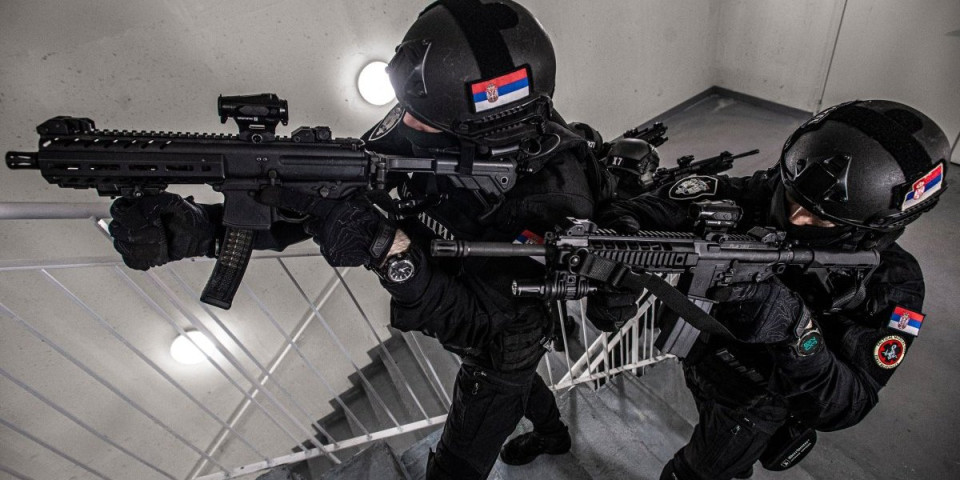 Mladić silovan metlom i četkama! Vođa navijača (20) iz Niša sa ekipom satima mučio muškarca - sve snimali i radili po modelu Veljka Belivuka