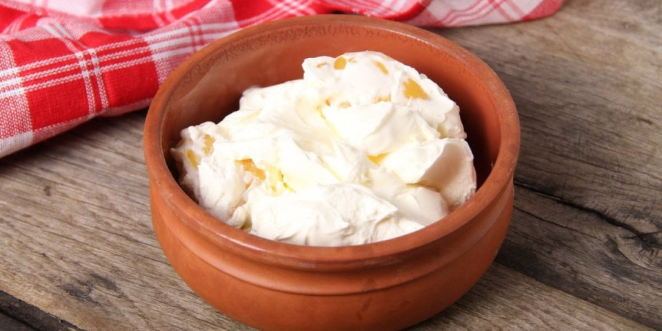 Napravite preukusne paprike u pavlaci: Salata koju svi ukućani obožavaju