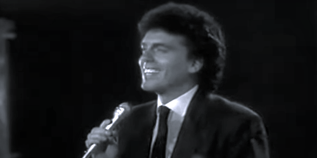 Umro legendarni pevač: Žene sekle vene za njim