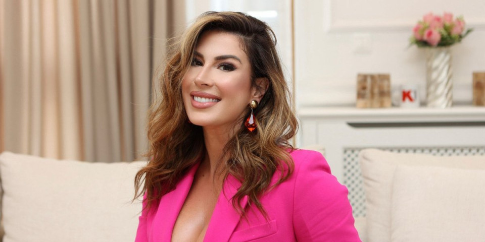 Ena Popov dobitnica nagrade za najbolju domaću zabavnu emisiju godine