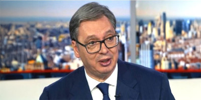 Predsednik Uzbekistana Šavkat Mirzijojev dočekao je danas predsednika Srbije Aleksandra Vučića u državnoj rezidenciji "Kuksaroj", uz svečani doček, vojne počasti, smotru počasnog stroja i intoniranje himni dve zemlje.