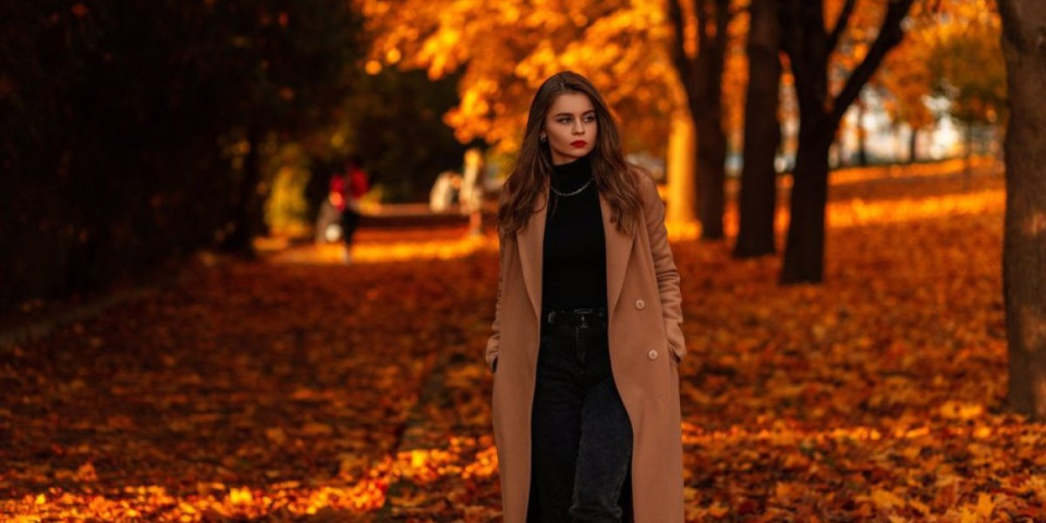 Najšokantniji modni trend jeseni: Žene potpuno odlepile - seksi i tokom hladnih dana (VIDEO)
