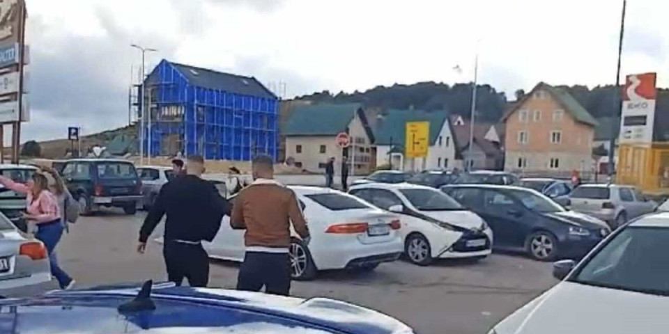 Akteri tuče na Žabljaku pripadnici "kavačkog klana": Jedan od njih sin političara (VIDEO)