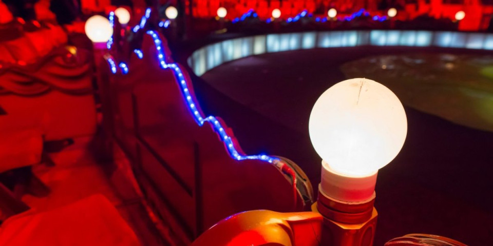 Tragedija u cirkusu: Akrobatkinja pala sa 5 metara visine pred šokiranim gledaocima, među njima bilo i dece!