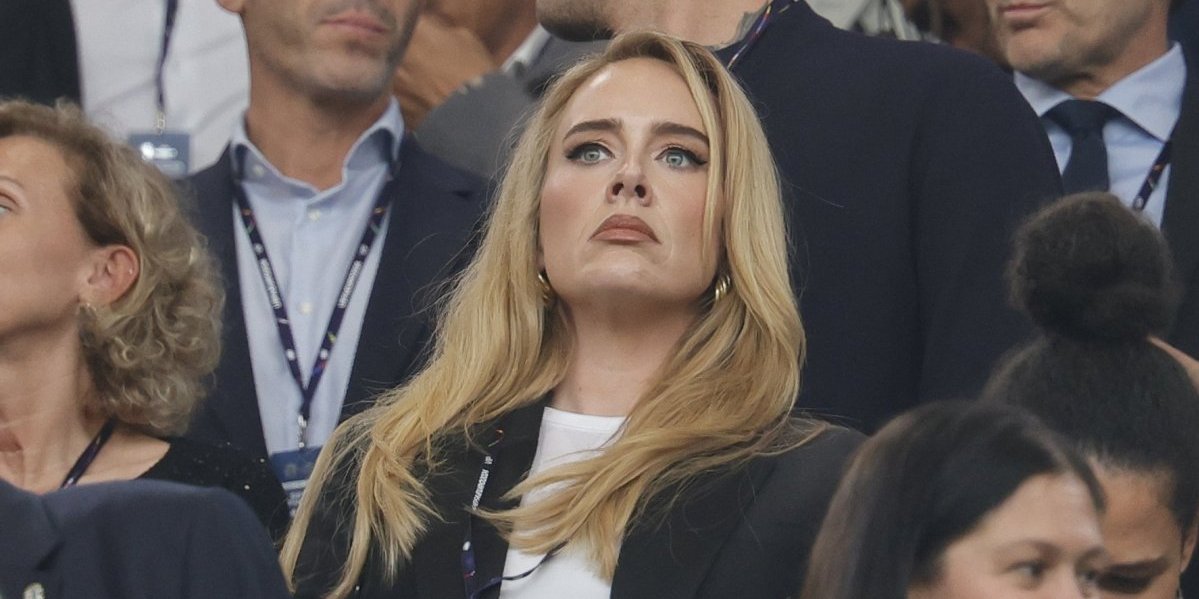 Adel nikad mršavija: Pojavila se na venčanju i zabezeknula sve goste (FOTO)