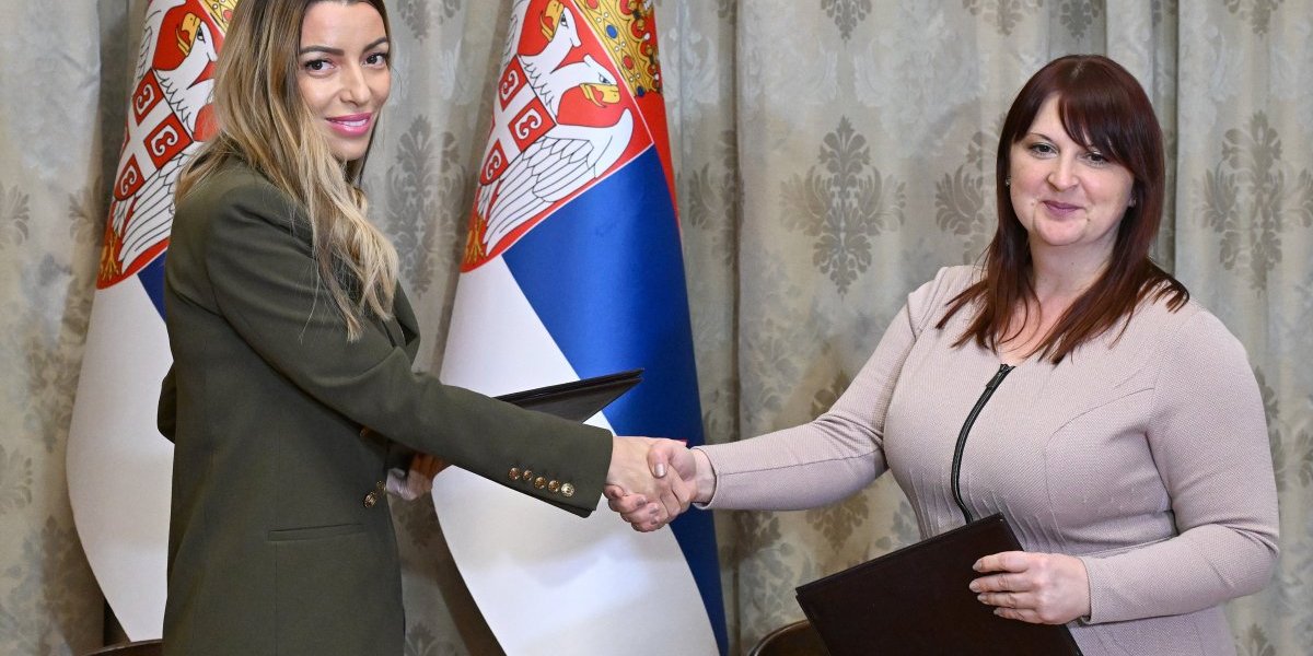Ministarka privrede Adrijana Mesarović potpisala je danas u Vladi Srbije ugovor 
