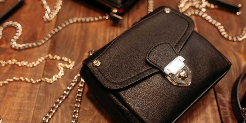 5 boja torbi koje su hit ove jeseni: Ove dve nijanse će vas potpuno šokirati (FOTO)