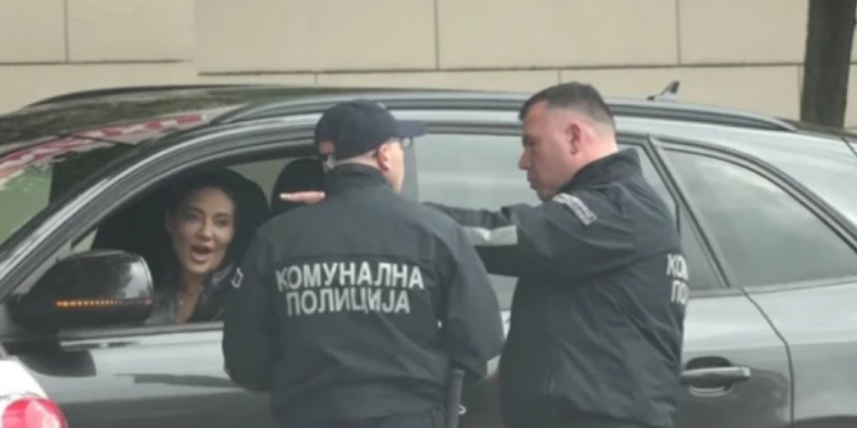 Incident na Voždovcu: Ana Nikolić se zakucala u gradilište Raletovim "mercedesom"