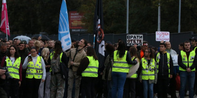 Profesor FPN-a u Beogradu Milan Petričković izjavio je da se pad nadstrešnice u Novom Sadu koristi kao lažni povod za pokušaj destabilizacije Srbije i nanošenje štete institucijama kroz njihovo ruiniranje, za šta su, kako je naveo, presudni spoljni faktori.