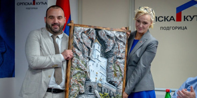 Konferencija „Mediji u rasejanju - čvrsta spona sa maticom“ u organizaciji Udruženja "Serdar" iz Budve, pod projektnom podrškom Uprave za saradnju s dijasporom i Srbima u regionu Ministarstva spoljnih poslova, održana je u Srpskoj kući u Podgorici.