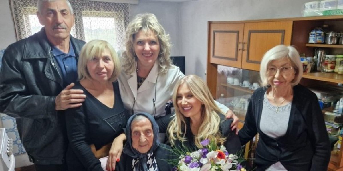 Gospođa nad gospođama: Baka Manasija ima 105 godina, hoda bez pomagala i pije ovaj napitak