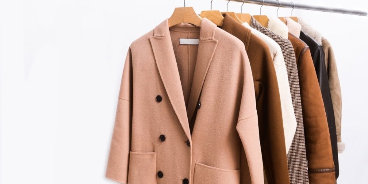 Jakna koja je broj 1 ove sezone: Savršena je za kombinovanje - poznati je ne skidaju (FOTO)