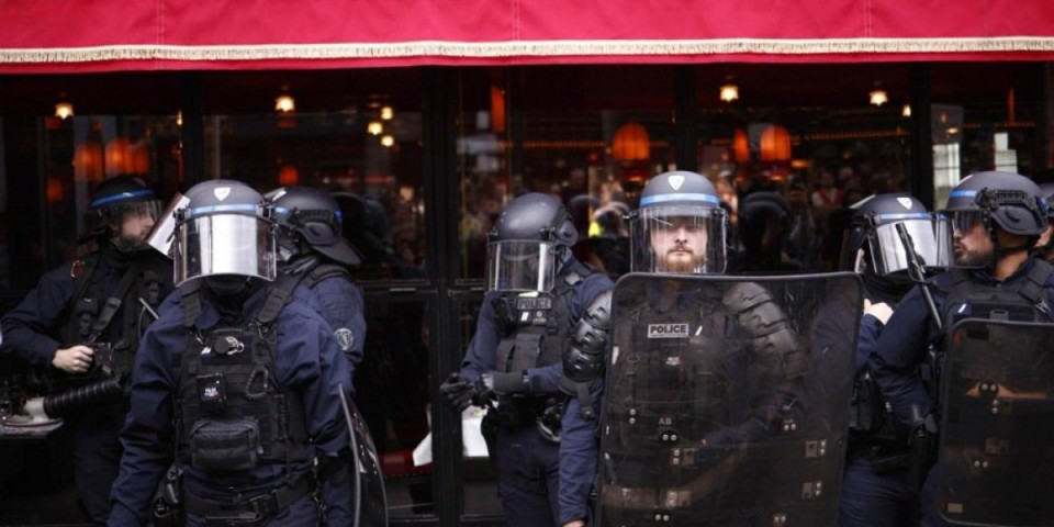 Premijer bez plana i kabineta: Šta se to dešava u Parizu? (VIDEO)