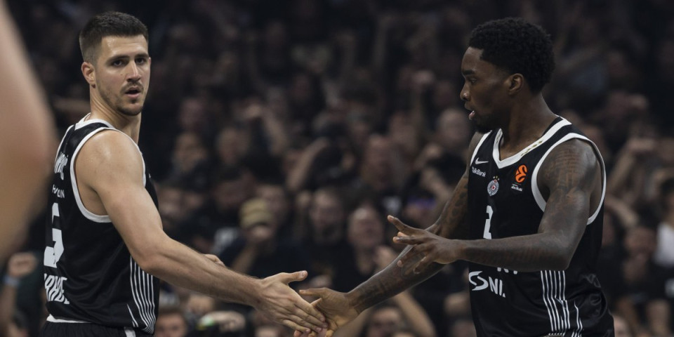 “Lopovi, suđenje kao u Hagu, jesu duhovi pravili faulove?” Navijači Partizana besni, obrušili se na sudije