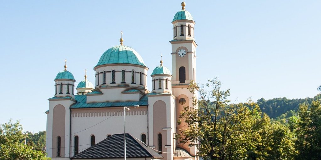 Preteće pismo sveštenicima i vernicima crkve u Tuzli! Zatvorenik KPZ pozvao na "islamizaciju srpskog naroda"