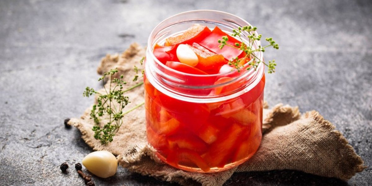 Belolučane paprike u tegli: Zaludele sve domaćice, a prave se brže od ajvara