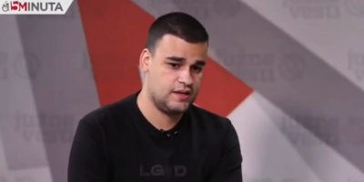 Blokader sa Pravnog fakulteta u Beogradu, Bogdan Timotijević, na brutalan način je odjavio opoziciju, čime rat između ova dva tabora polako dostiže vrhunac.